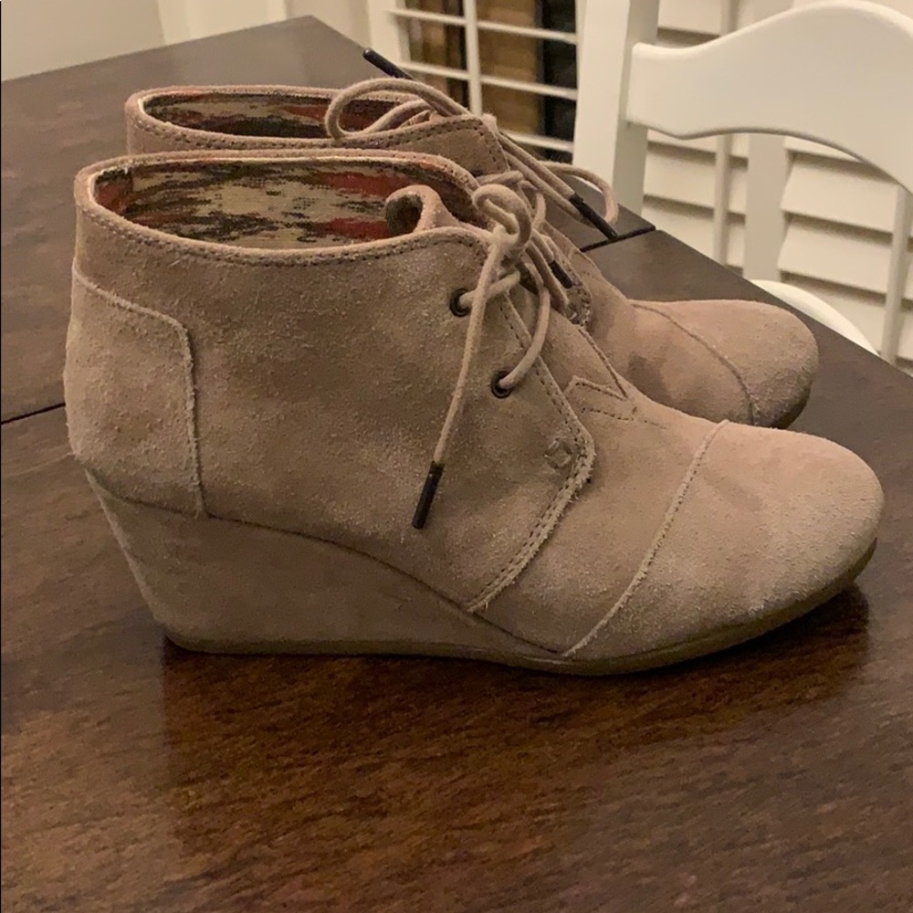 TOMS beige wedges!!